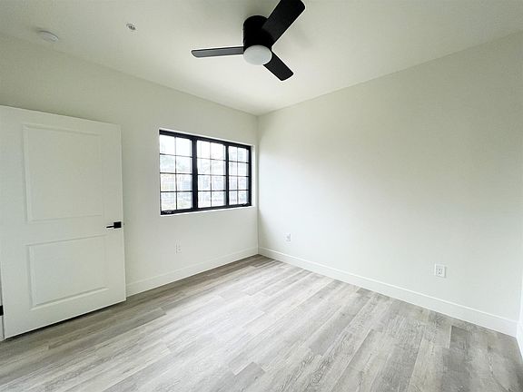 5th image of 2006 4th Ave #108