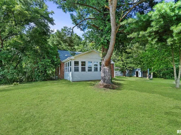 303 E South St, Mulberry Grove, IL 62262