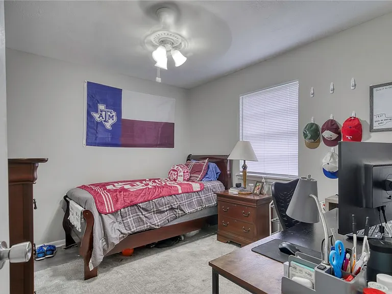 1108 S Dexter Dr — Photo 12