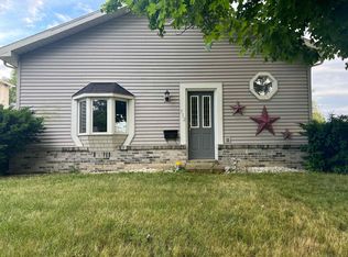 712 E Main St, Albion, IN 46701