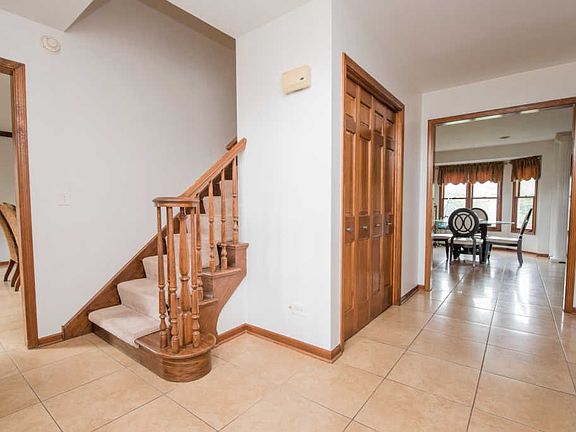 4th image of 7 Greenbriar Ln