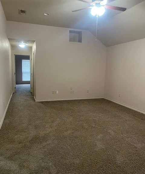 1708 Rockview Dr — Photo 17
