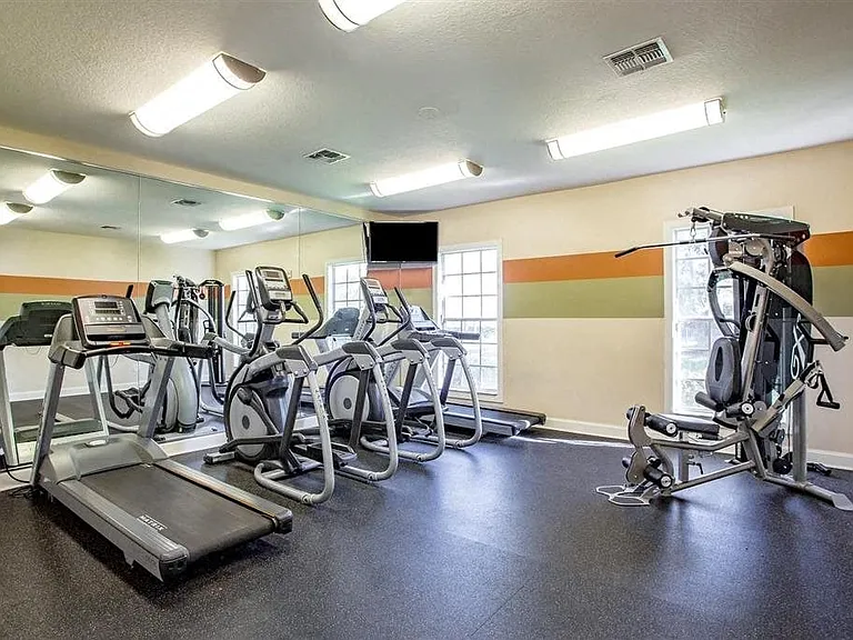 Vista Haven Apartment Homes — Photo 11