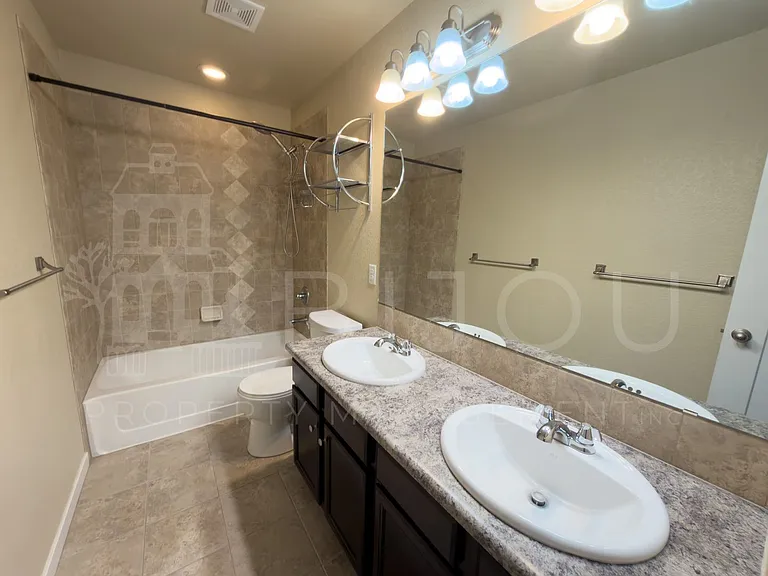 7356 Big Prairie Ct — Photo 12