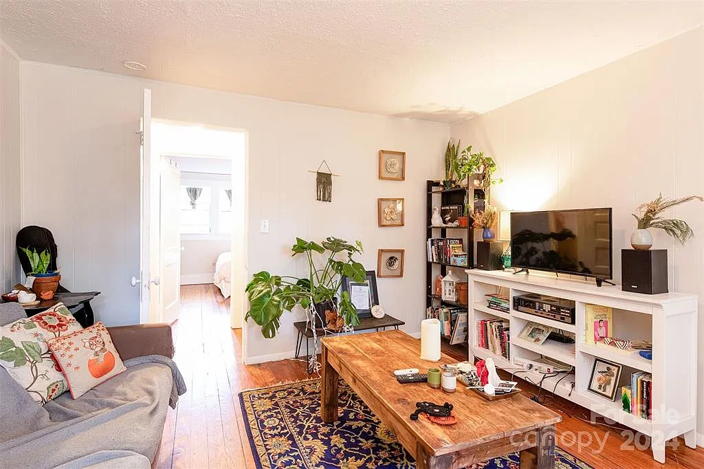 2 bed, 812 sqft, $1,850 — Photo 4