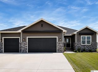 11656 S 124th St, Papillion, NE 68048
