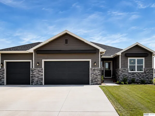 11656 S 124th St, Papillion, NE 68048