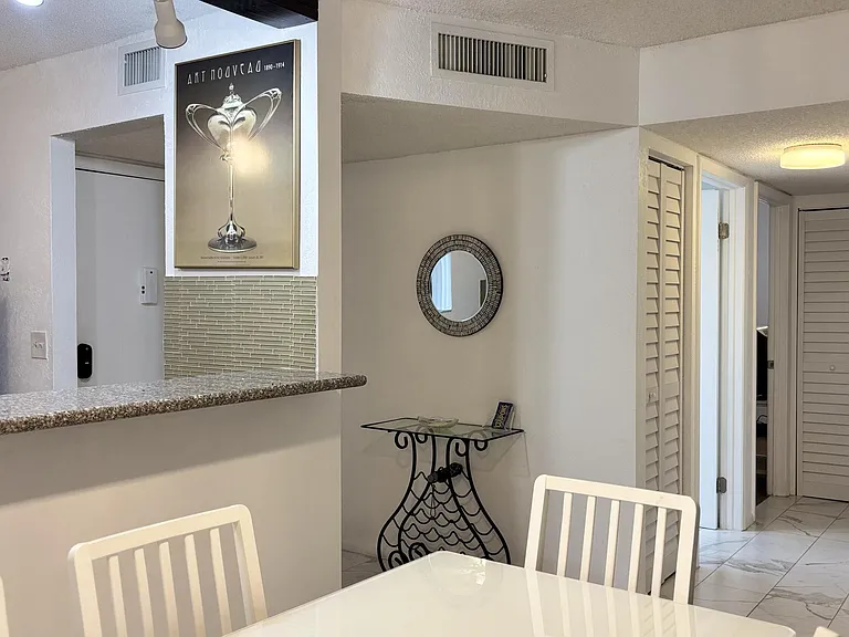 5130 Las Verdes Cir — Photo 12