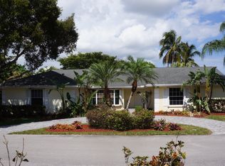 8991 SW 8th St, Plantation, FL 33324