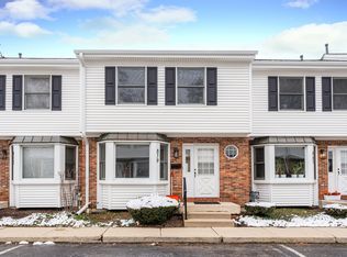 879 College Ave, Wheaton, IL 60187