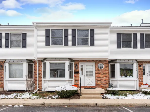 879 College Ave, Wheaton, IL 60187