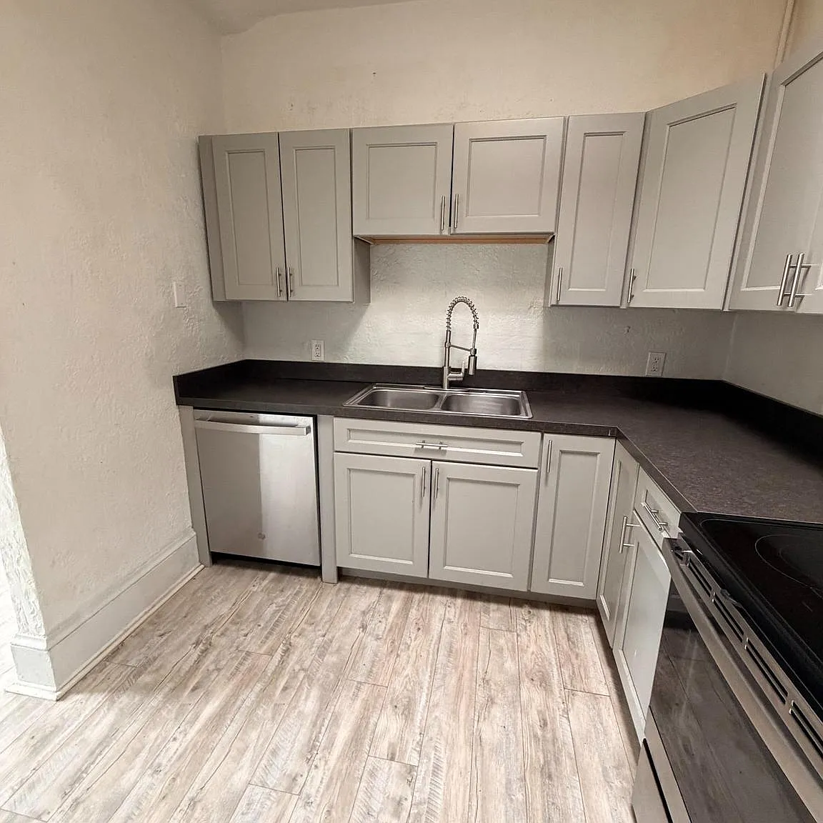 2 bed, 1075 sqft, $1,425 — Photo 4