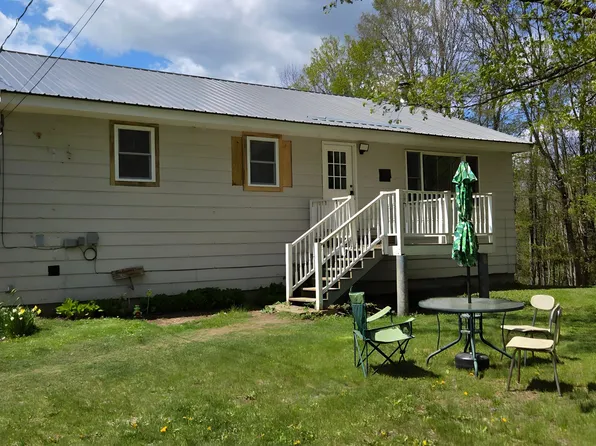 980 Dover Road, Dexter, ME 04930