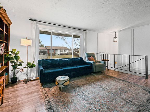 3rd image of 5387 W Northlilac Ave
