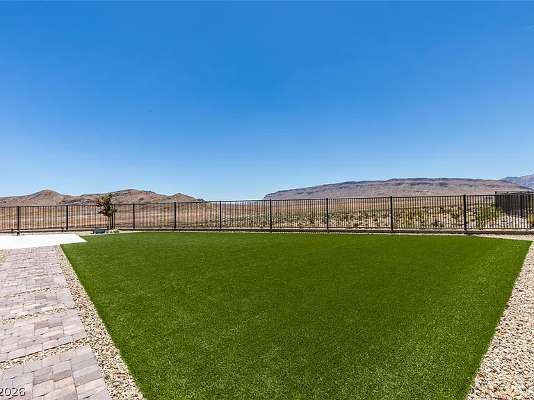 988 Edinburgh Fields Ct — Photo 51