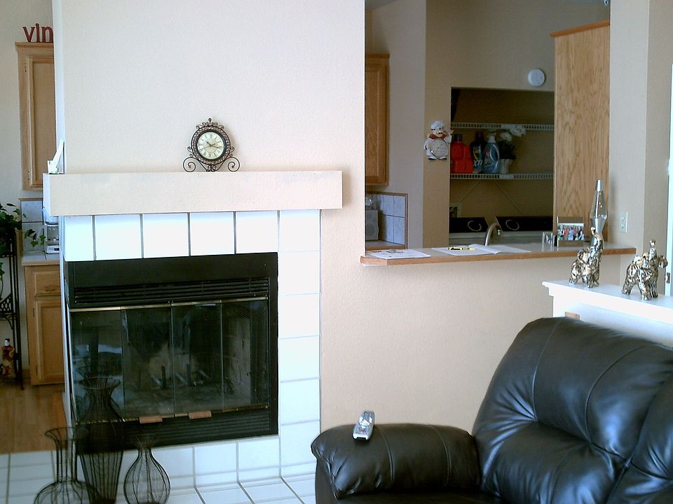Fireplace in livingroom