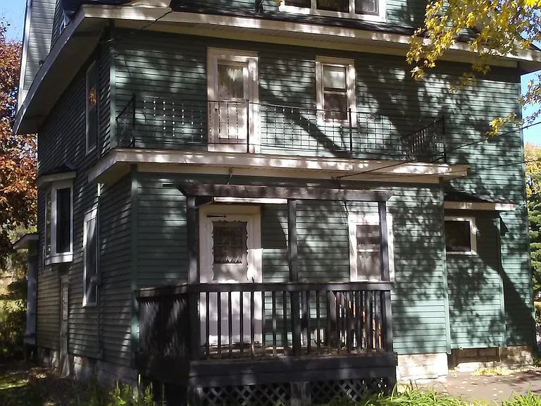 2122 Marshall Ave — Photo 4
