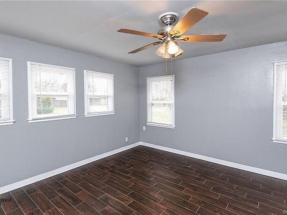 5th image of 2742 W Cavett Dr