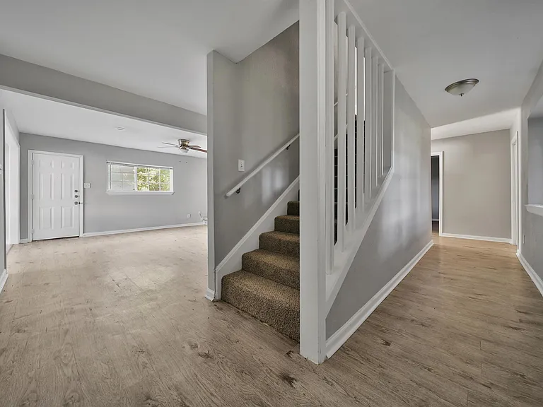 10071 Woodhollow Dr — Photo 2