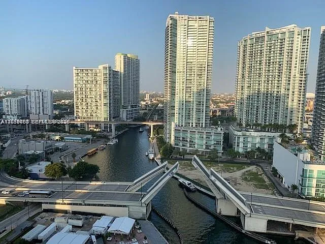 Brickell On The River N T — Photo 2