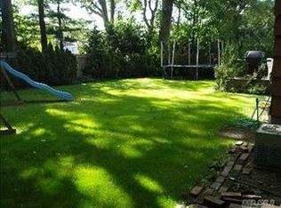 165 Midgely Dr, Hewlett, NY 11557