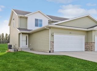 1819 Rosehill Dr SW, Cedar Rapids, IA 52404