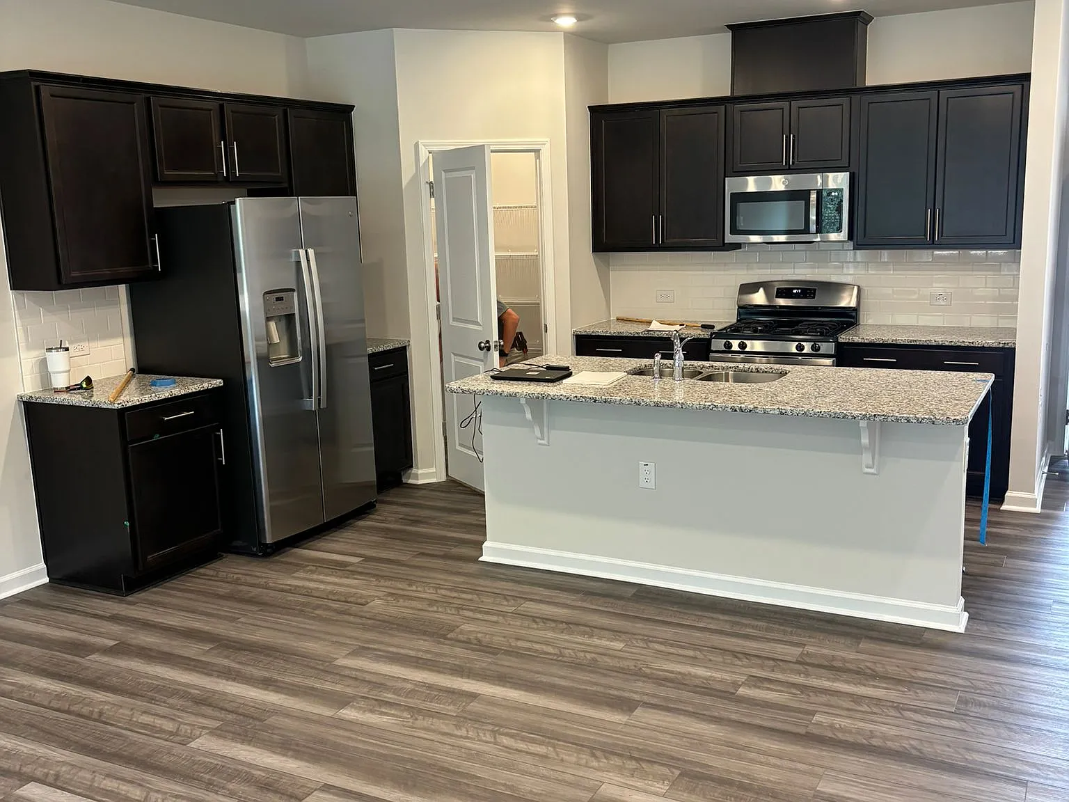 3 bed, 2.5 bath, 1954 sqft, $2,295 — Photo 3