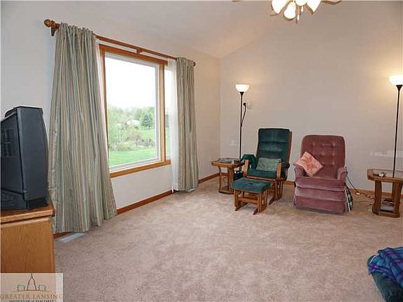 4th image of 4091 Scenicview Ct