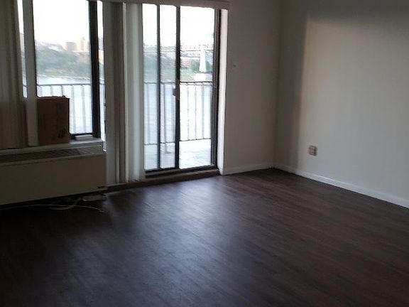 3rd image of 2540 Shore Blvd APT 11P