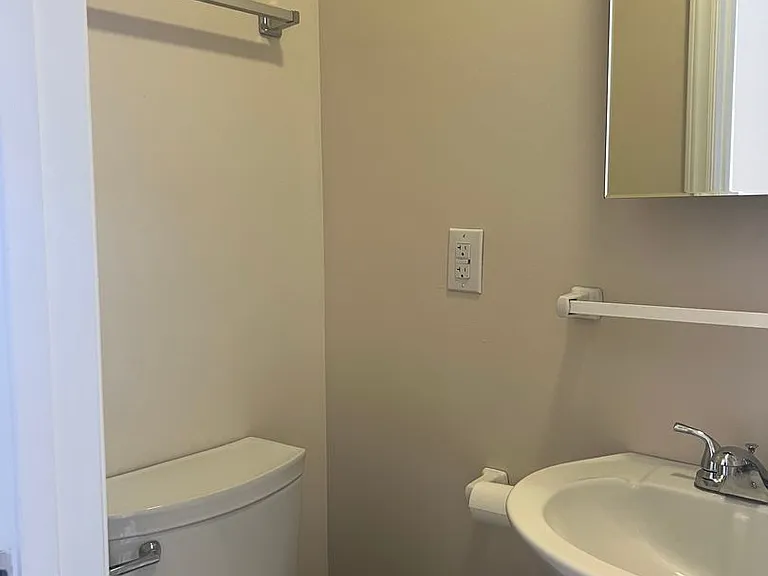408 Snow St — Photo 8