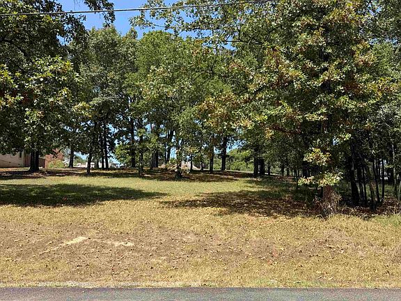 5th image of Arlington Dr