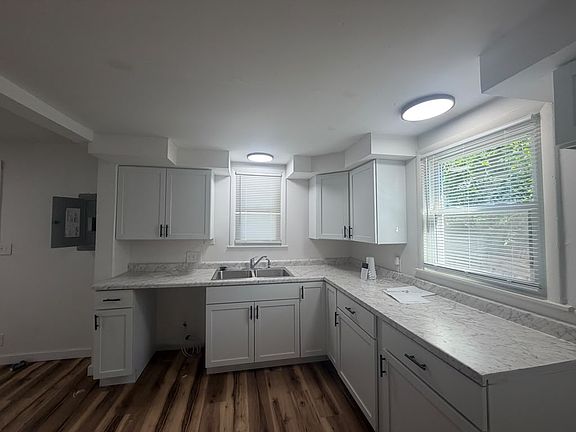 3rd image of 505 Saint Paul St