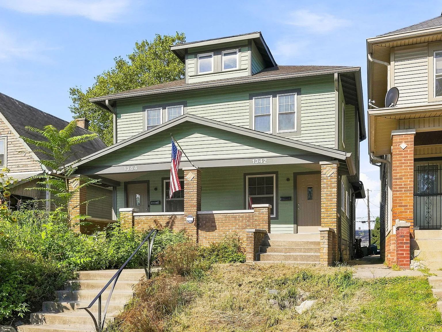 2 bed, 1.5 bath, 1200 sqft, $1,800 — Photo 1