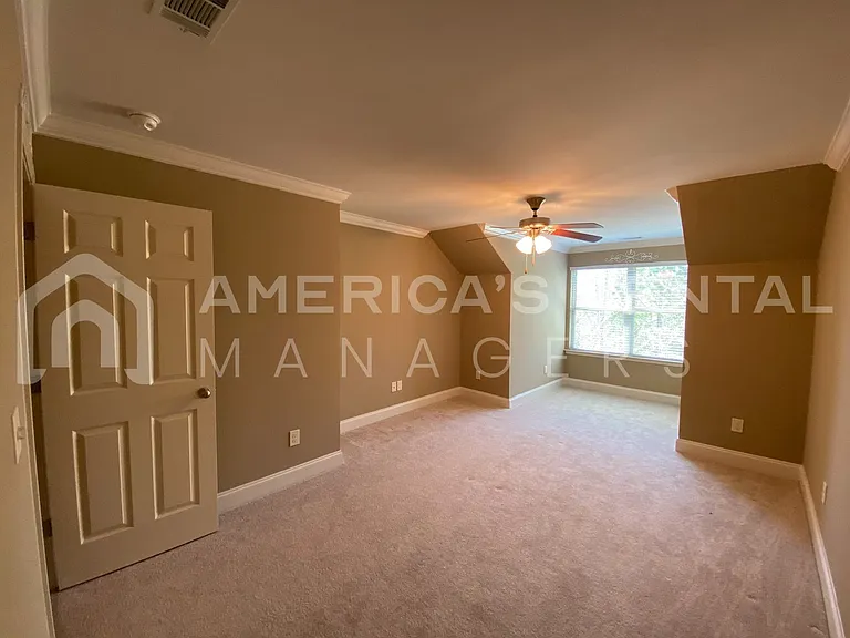 4230 Lochshire Ln — Photo 30