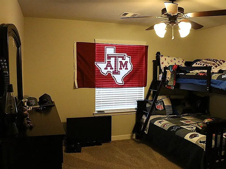 Upstair room 2