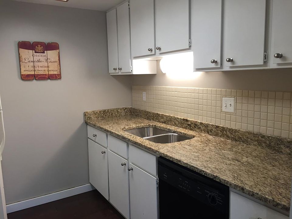 1st image of 95 Corbins Mill Dr #95