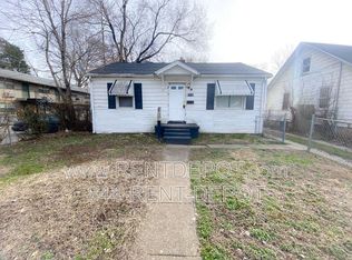 715 E Riverside Dr, Evansville, IN 47713