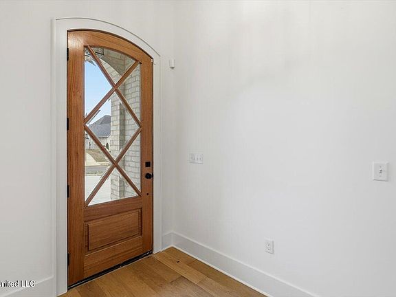 4th image of 167 Bronson Bnd