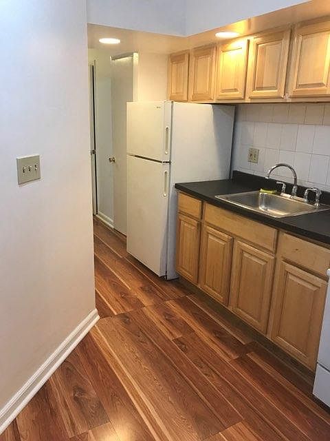1st image of 290 Hawthorne Ave