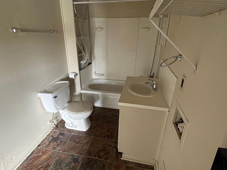 1st image of 323 E Fillmore Ave