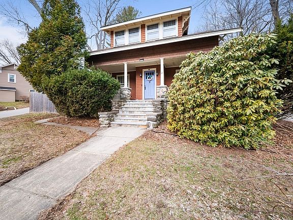 2nd image of 2 Whittier Rd