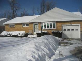 269 Coronation Dr, Amherst, NY 14226