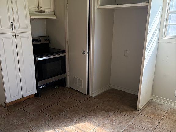 4th image of 3103 Parkwood Rd