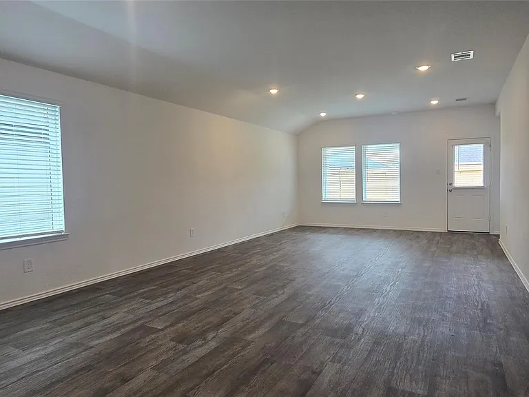 3046 Holland Lakes Dr — Photo 12