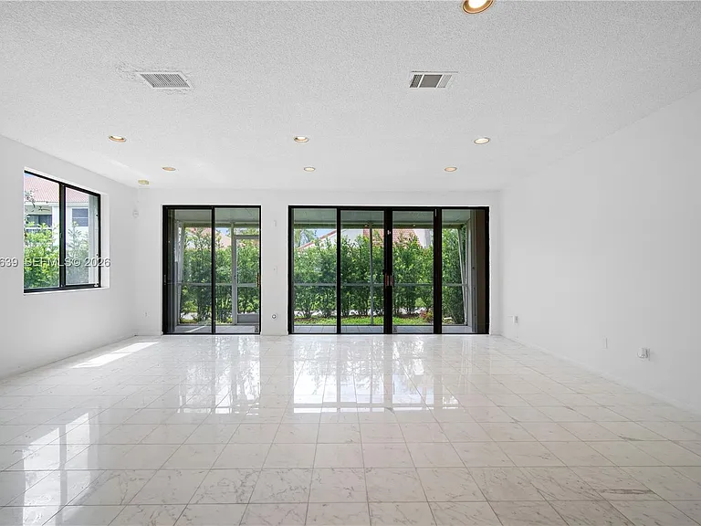 21378 Marina Cove Cir #11-B — Photo 8