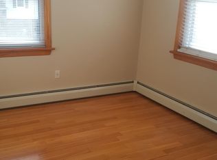 27124 77th Rd, New Hyde Park, NY 11040