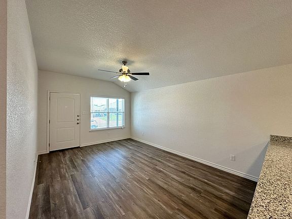 5th image of 121 Dolphin Dr