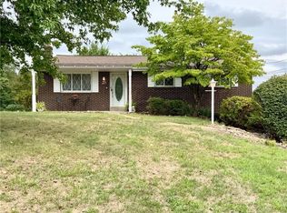 111 Glenora Dr, Coraopolis, PA 15108