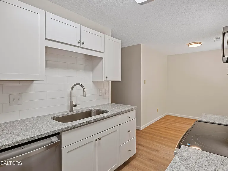 2109 Larimer St — Photo 5