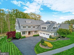 8452 Bearhurst Dr, Gainesville, VA 20155